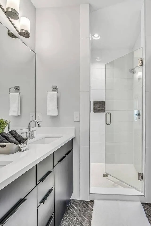 Two Large Nashville Homes Minutes To Downtown 0*,  United States