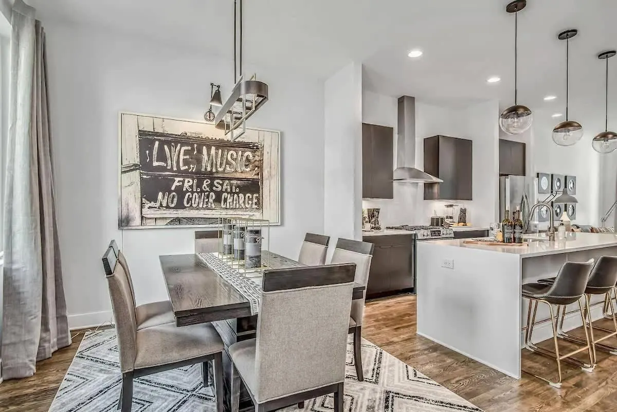 Two Large Nashville Homes Minutes To Downtown