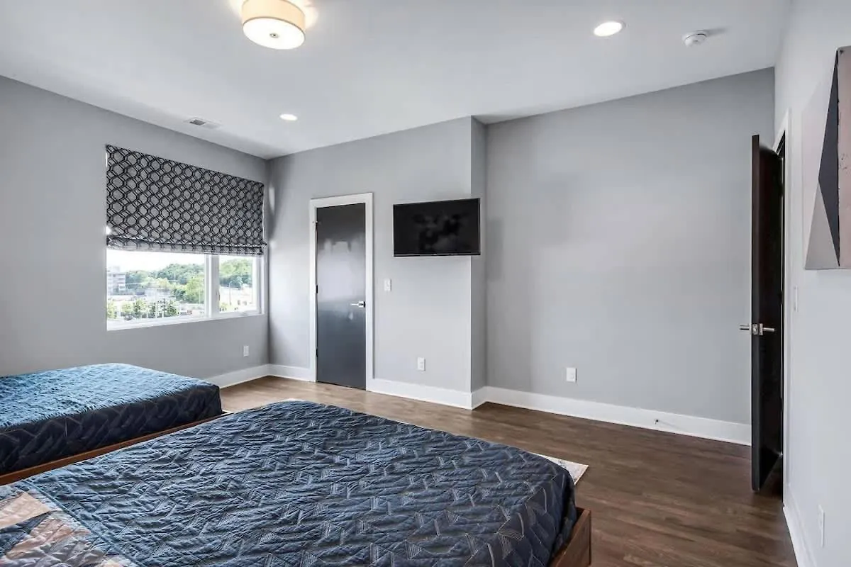 Two Large Nashville Homes Minutes To Downtown
