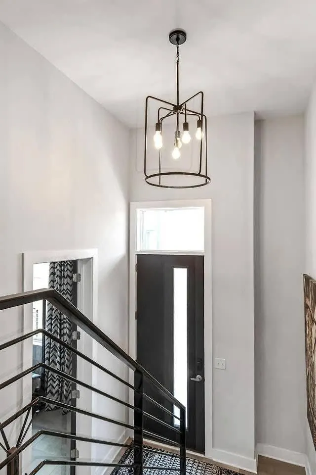 Two Large Nashville Homes Minutes To Downtown Holiday home