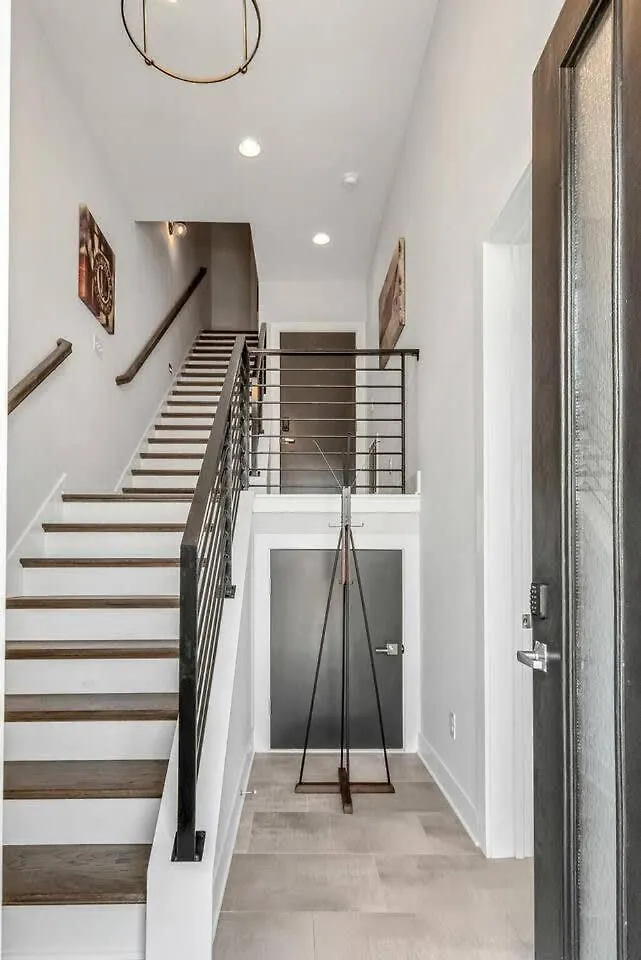 Two Large Nashville Homes Minutes To Downtown United States